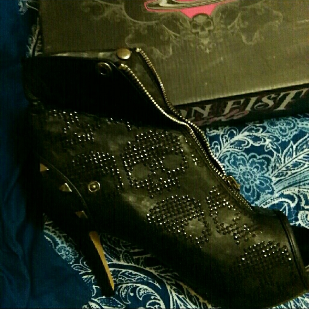 Iron Fist booty's